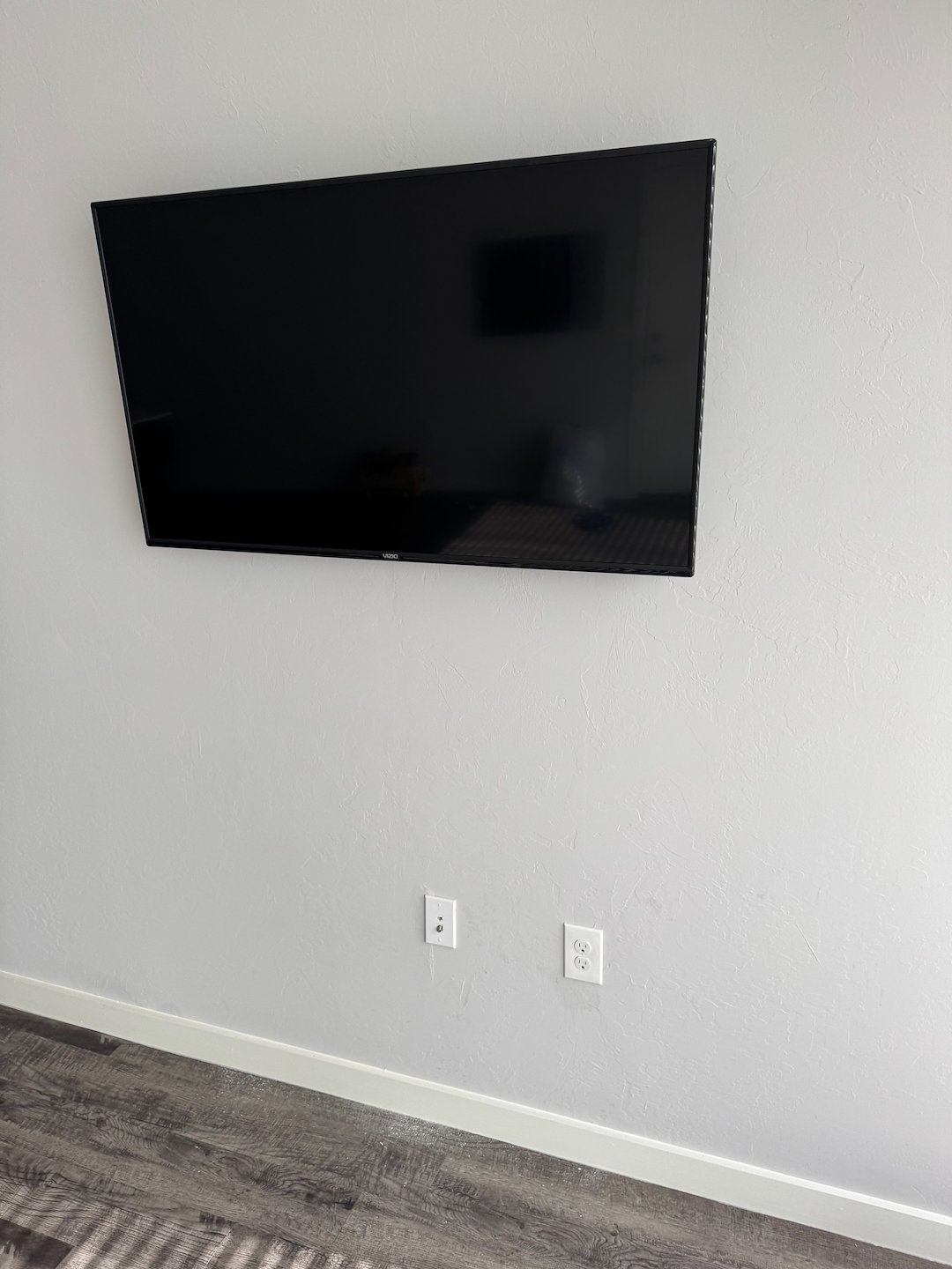 🔥 TV Mounting in Englewood, CO – Another Clean Install by Dom’s TV Mounting Colorado! 🔧📺 Thumbnail